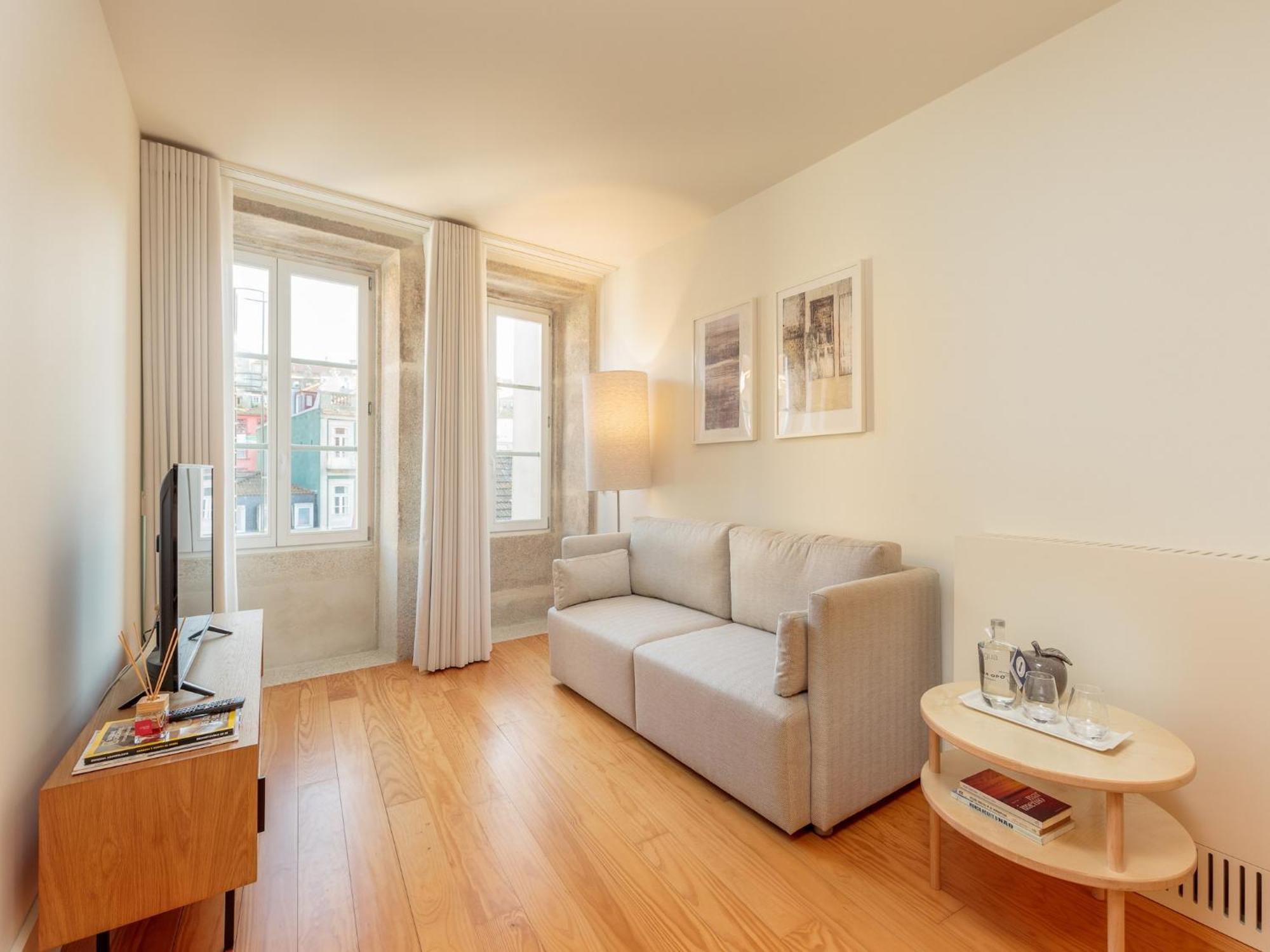 Apartment In With Balcony Porto